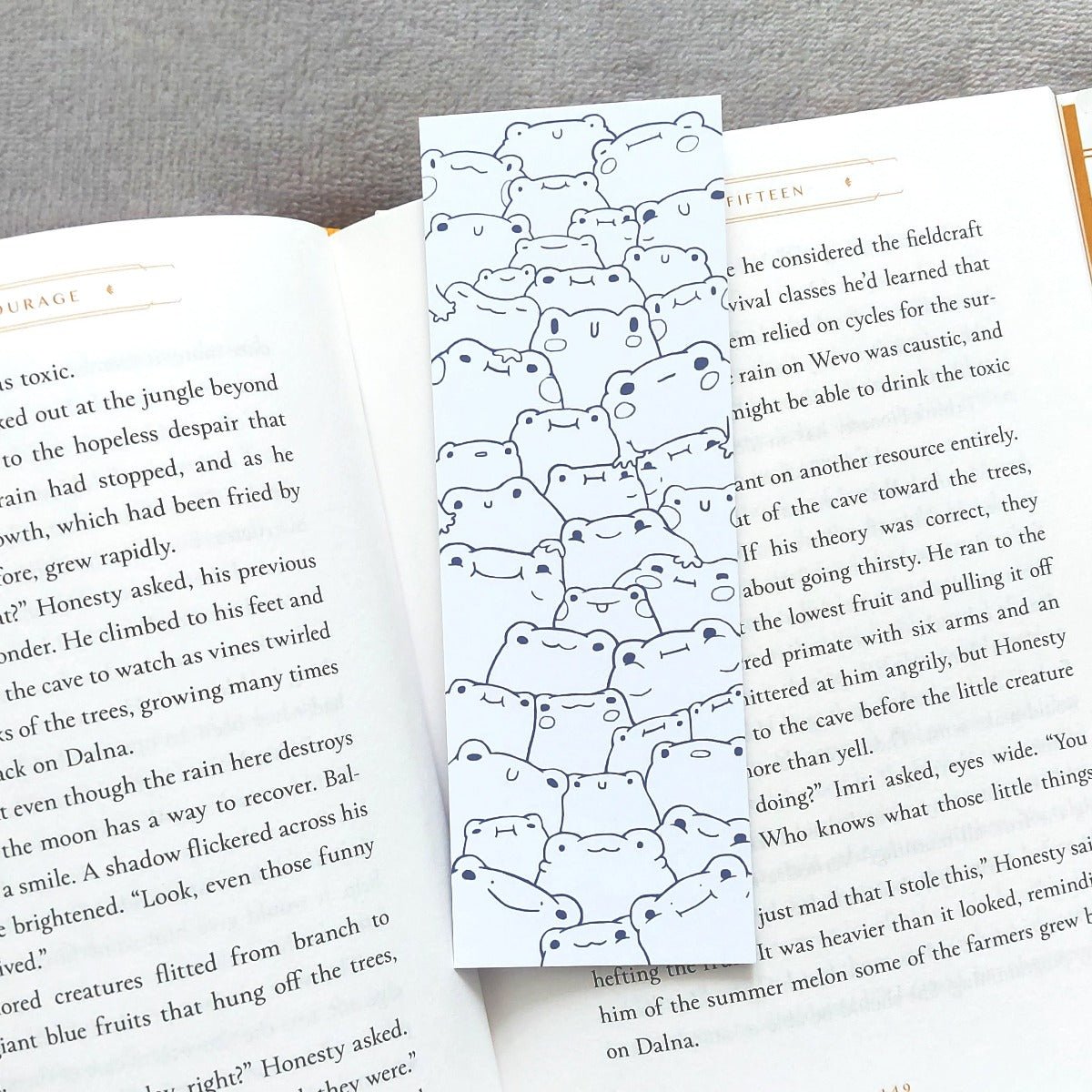 reading tracker bookmark, cute frogs, colouring bookmark